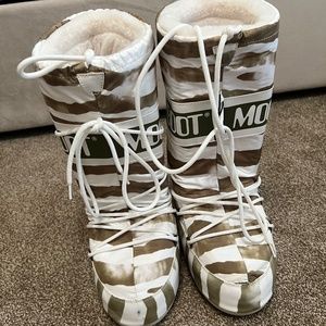 Moon Boots